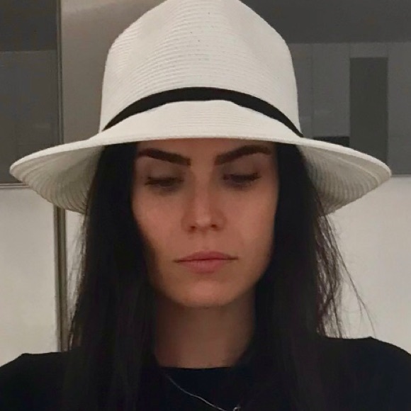 Meet your Posher, Siobhan - Picture 1 of 1